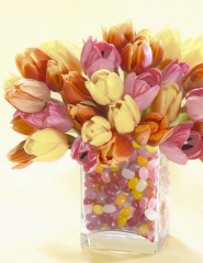 картинка тюльпаны в вазе с леденцами - , для мобильного телефона