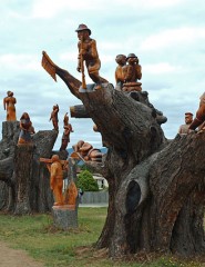 картинка Деревянные шедевры - Люди из деревьев. Удивительное творение человеческих рук. Великое мастерство и умение делать шедевры., для мобильного телефона