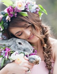 картинка милая девушка и кролик - , для мобильного телефона