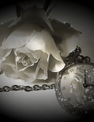 картинка черно-белые роза и часы - , для мобильного телефона