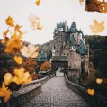 осень, замок, листья